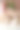 姐妹们在铺着桌布的喜庆桌子下玩捉迷藏。图片下载