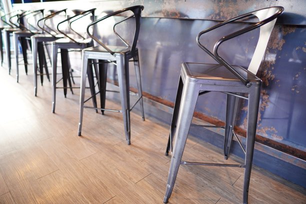 金属黑色高脚椅图片下载