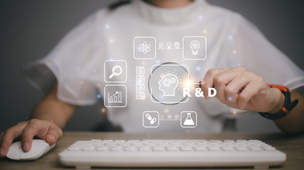 研究和发展的R和D图标在笔记本电脑屏幕上。更有效地管理成本。研发创新理念。图片下载