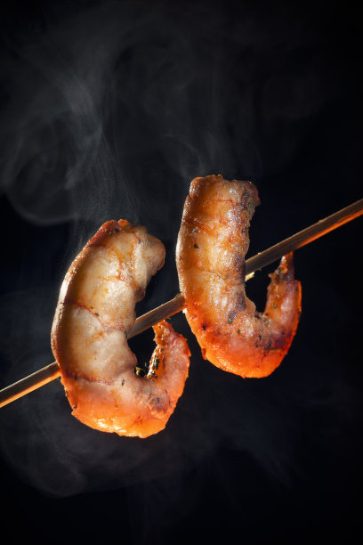 用木签烤虾图片下载