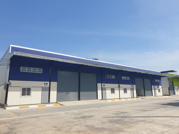 彩色仓库外观。图片下载