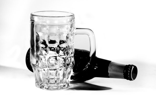 啤酒杯图片下载