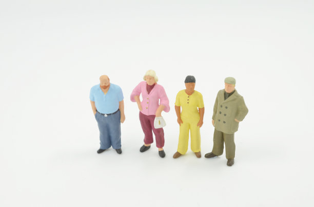 一群有趣的人物站在一起图片下载