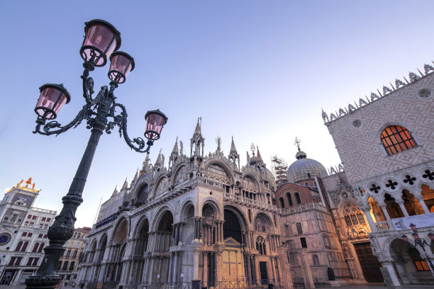清晨的意大利威尼斯圣马可广场图片下载
