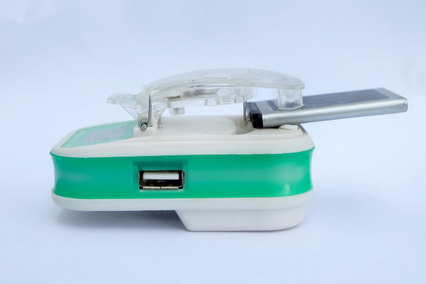 万能电池充电器图片下载