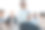 营销和广告办公室的领导者、首席执行官和经理，对团队发展、规划和领导能力感到满意。一个黑人妇女的肖像微笑在商务会议与工作组在培训图片下载