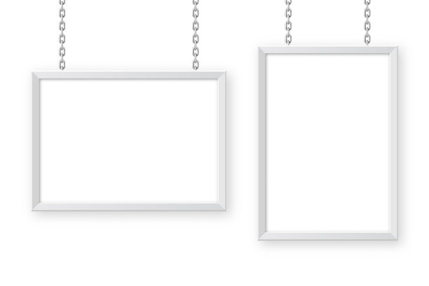 白色的招牌挂在金属链上。餐厅菜单板。现代海报模型。空白照片或相框。广告或展示板。街头标语。矢量图图片下载
