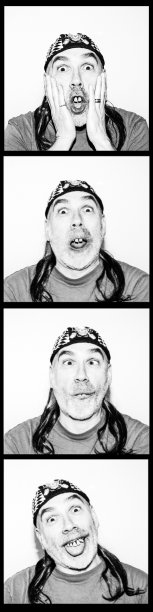 四张照片的丑陋男子在照相亭strip图片下载