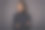 有吸引力的黑发女人在孤立的背景摆姿势的工作室肖像图片下载