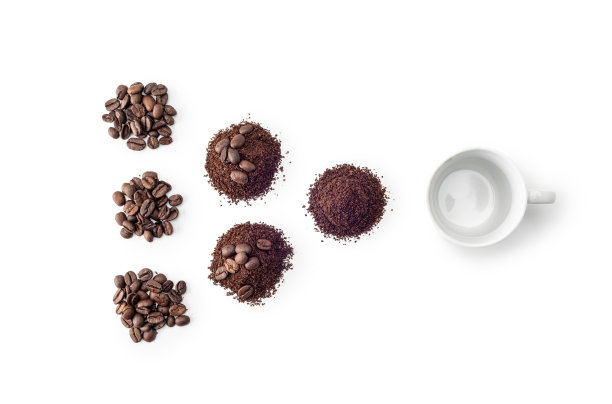 干咖啡烘豆颗粒和过滤咖啡和一杯空咖啡。图片下载