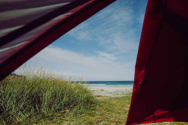 在罗弗敦海滩露营，欣赏夏日美景图片下载