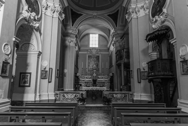 Isernia。莫利塞。圣弗朗西斯科教堂图片下载