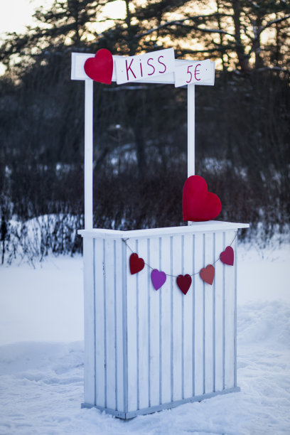 情人节的装饰是红心图片下载