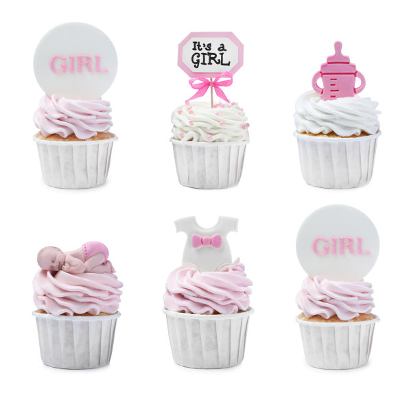 漂亮的装饰婴儿派对纸杯蛋糕女孩在白色背景，拼贴画图片下载