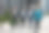 商务人士从工作到休息。工人们在街上行走图片下载