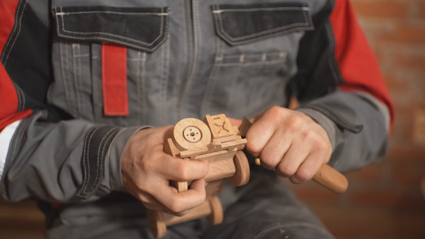 人做木工活图片下载