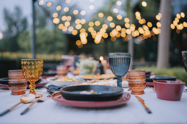 户外用餐场所设置亚洲美食图片下载
