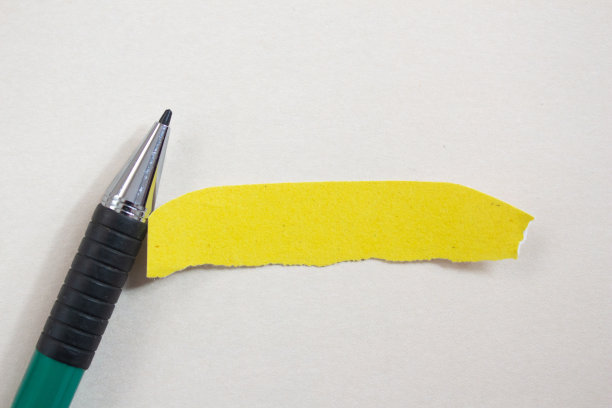 白纸配笔，白色背景图片下载