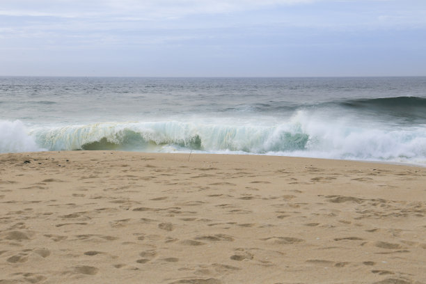 葡萄牙阿连特茹海岸的壮美大海图片下载