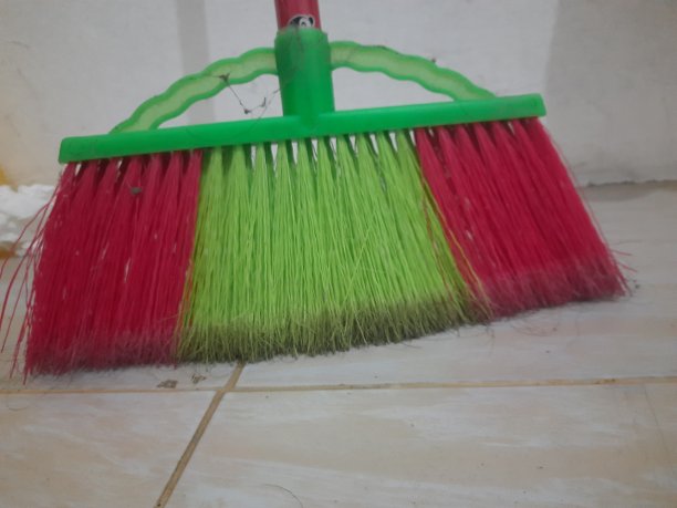 彩色塑料扫帚头图片下载