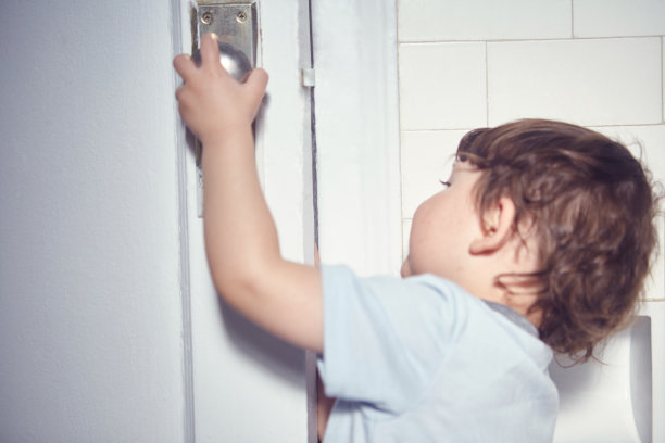 幼儿开门图片下载