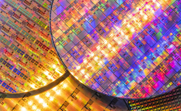 反射不同颜色的硅片。图片下载