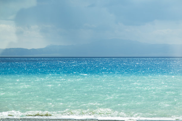 新疆色力木湖景观图片下载