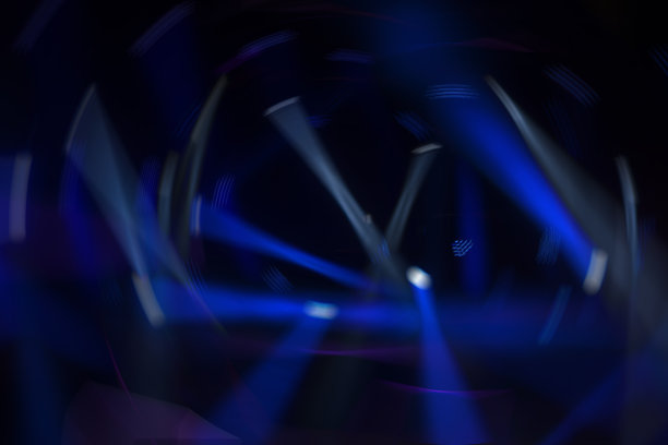 蓝色调是空间幻想的艺术形式，明度由明到暗不等。图片下载