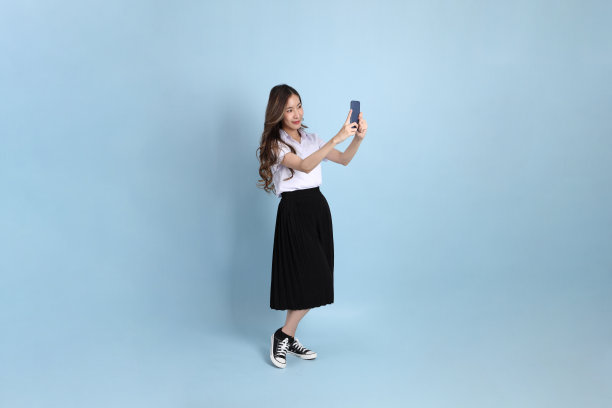 穿校服的女孩图片下载