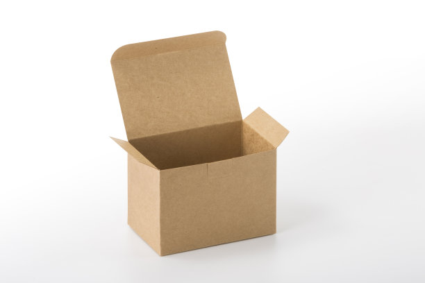 白色背景上的棕色立方体。影棚拍摄图片下载