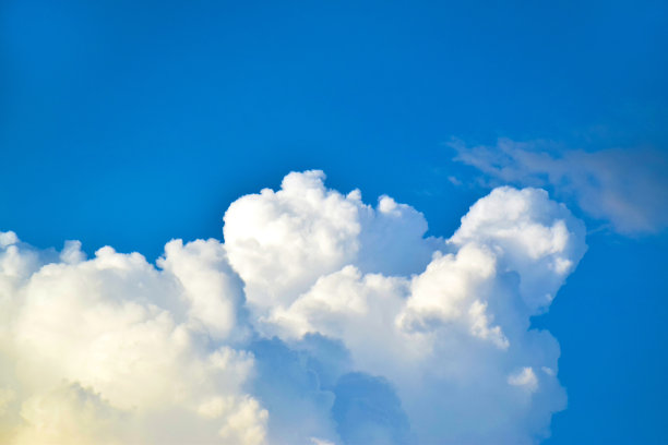 蓝天白云背景图片下载