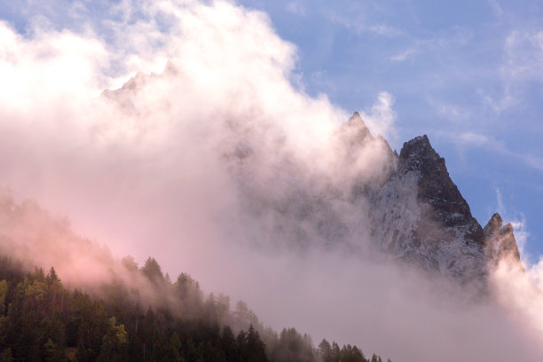 五彩缤纷的法国阿尔卑斯山脉，法国图片下载