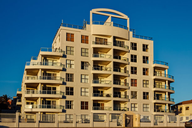 Bloubergstrand的大型公寓楼图片下载