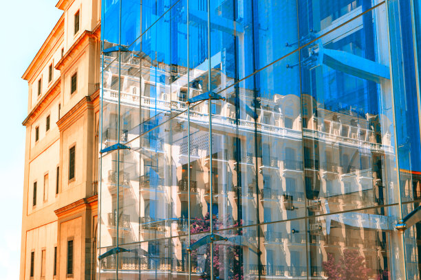 建筑采用透明玻璃墙图片下载