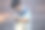 男孩抱着他的手腕图片下载