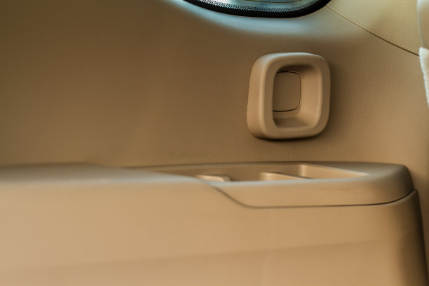 杯架在车里。现代汽车的内部视图。现代汽车杯托图片下载