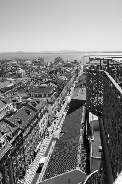 里斯本城市风景的美丽灰度镜头图片下载