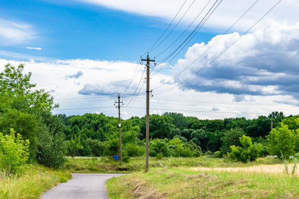 美丽的空柏油路在乡村彩色背景图片下载