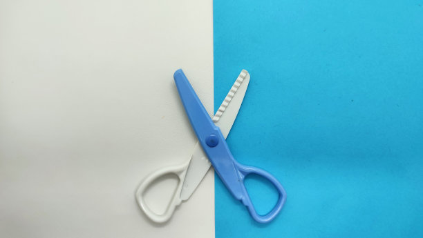 蓝色的剪刀图片下载