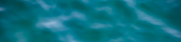 蓝绿色海水。自然背景图片下载