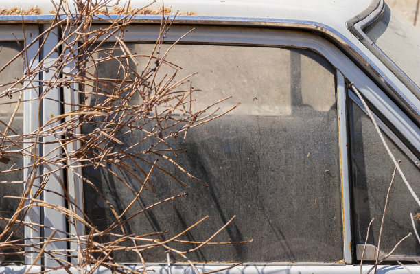 废弃的汽车图片下载