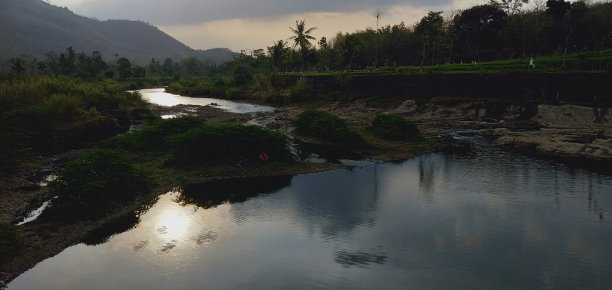 河流量图片下载
