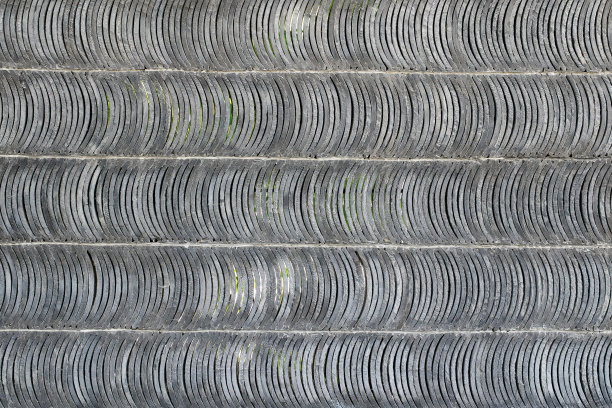 背景墙由中国传统瓷砖组成图片下载