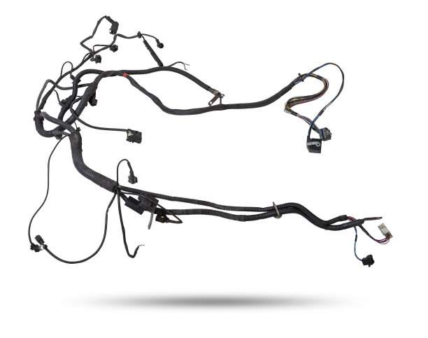 一种由不同颜色的电线缠绕而成的电缆。互联网线上的工作提供者。图片下载