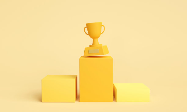 金色的奖杯。第一个，第二个，第三个概念站在领奖台上图片下载