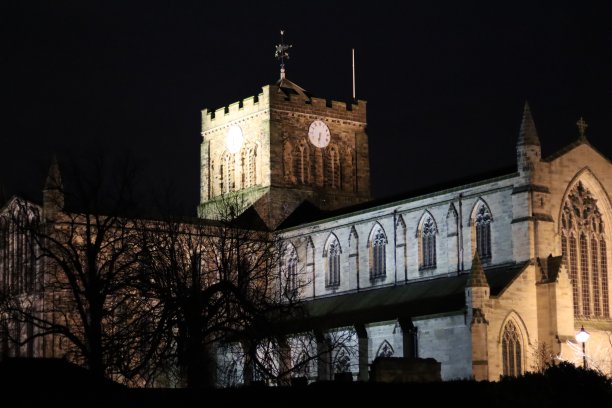诺森伯兰郡的赫克瑟姆修道院夜晚灯火通明图片下载