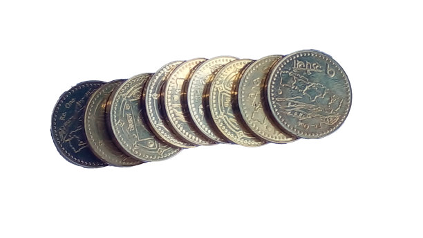 收集尼泊尔硬币孤立在白色背景图片下载