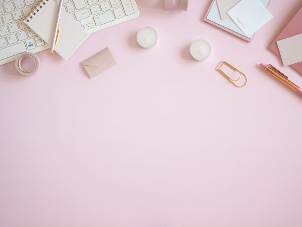 可爱的PC桌框，粉色背景，工作空间形象图片下载