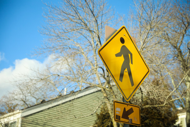 道路标志，停车标志，请勿停车，减速，小心限速，残疾人停车图片下载