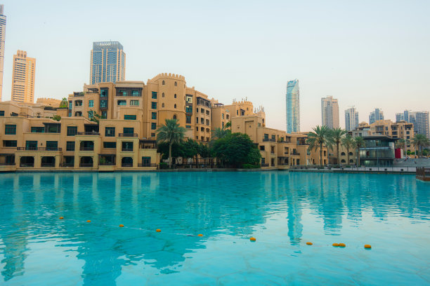 迪拜喷泉和迪拜城市风光图片下载